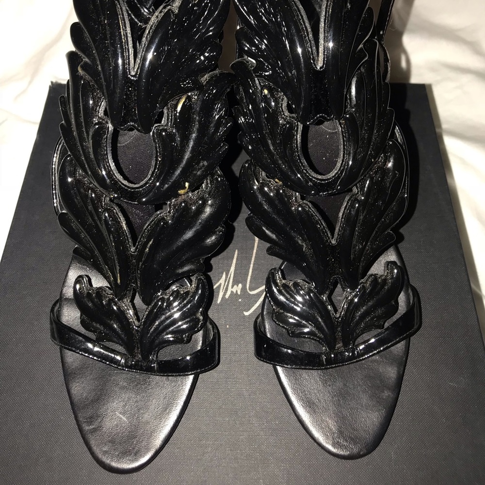 Giussepe Zanotti colline wings